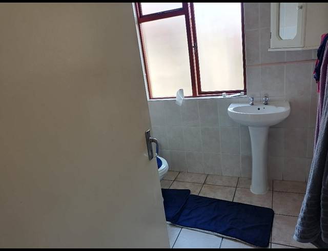 2 bed property to rent in WINCHESTER HILLS